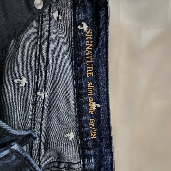 Talbots Dark Wash Embroidered Umbrella Women's Jeans Size 6p / 28 - Picture 3 of 8